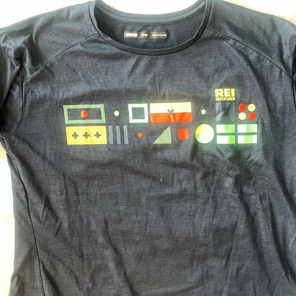 REI Navy Graphic Tee - XL - Picture 2 of 6